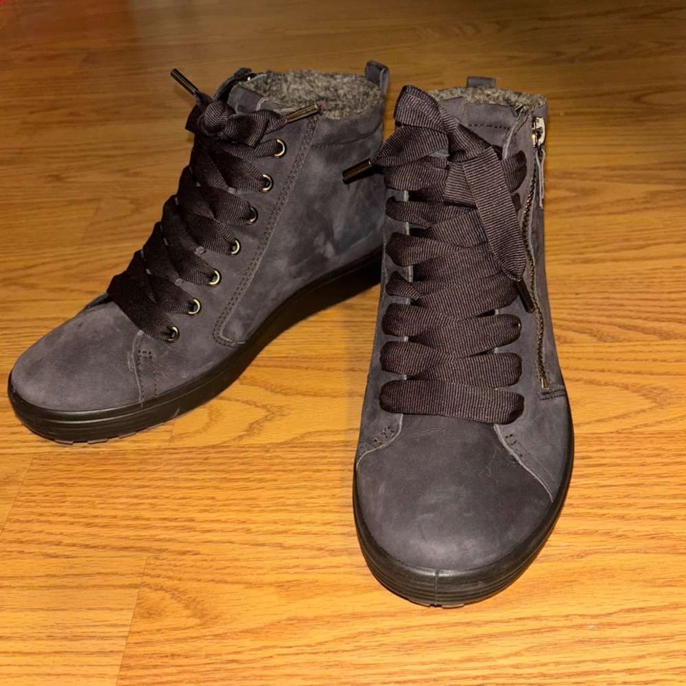 ECCO Women's Soft Tred Gore-TEX High Sneakers